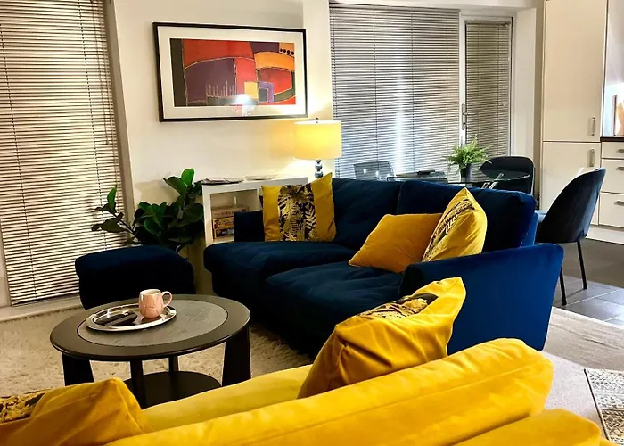 Chester City Centre Waterfront Apartment
