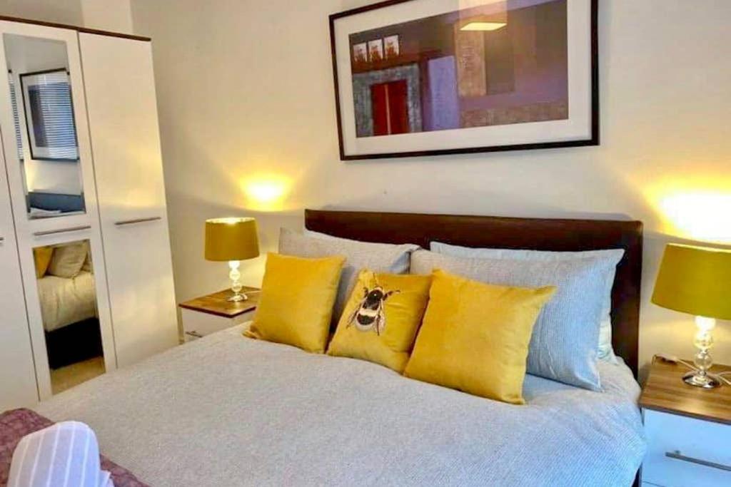 Centre Waterfront Apartment Chester