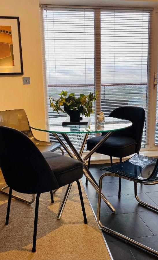 Apartment Centre Waterfront *