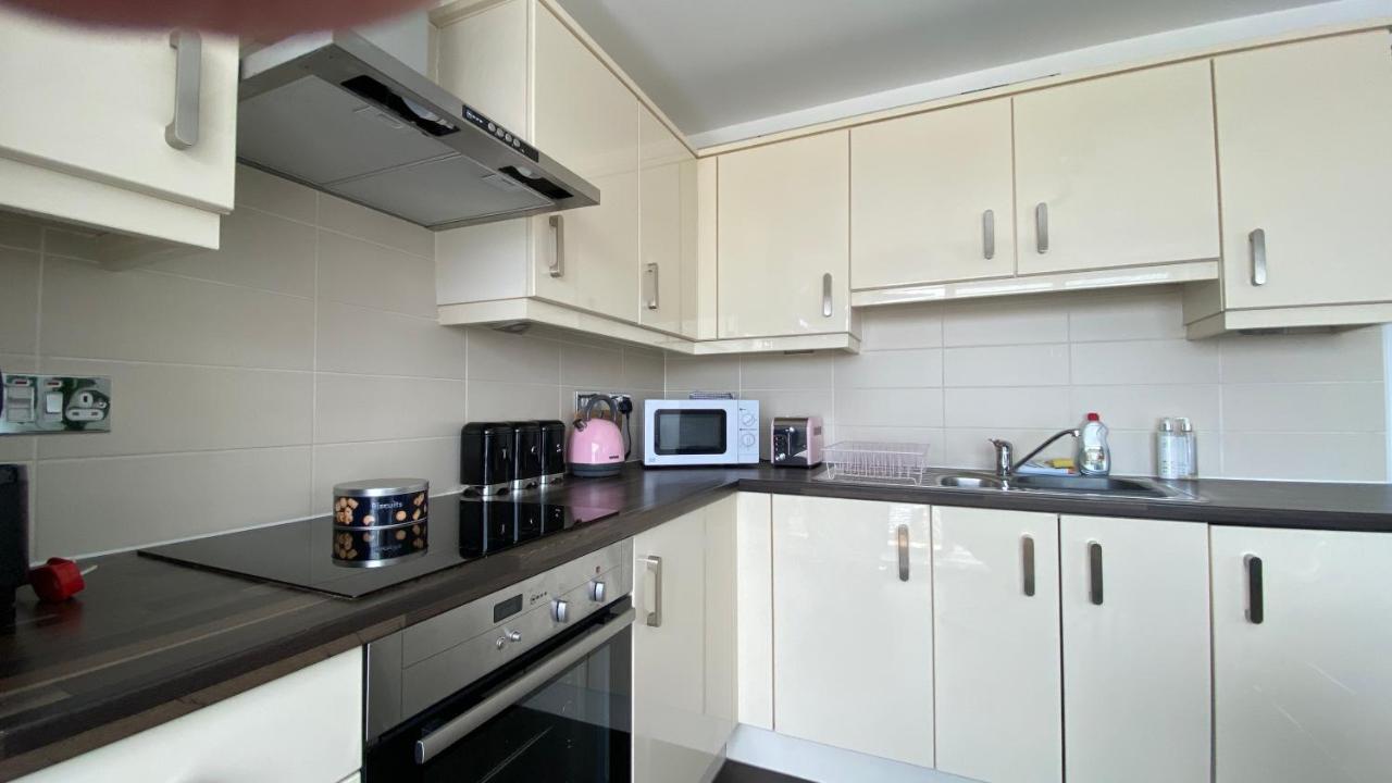 Centre Waterfront Apartment