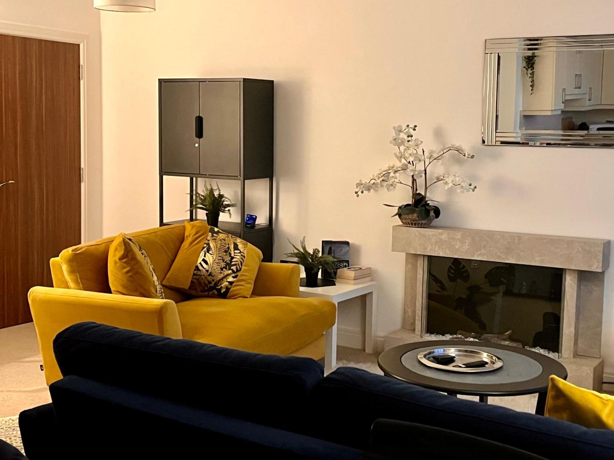 Centre Waterfront Apartment Chester